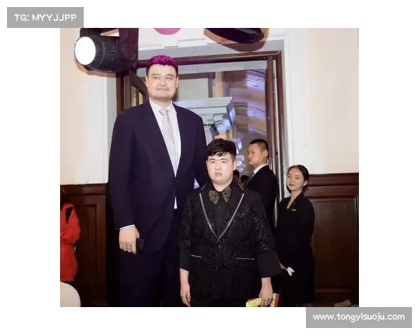 姚明亲临特奥融合篮球赛 上海为获奖选手颁奖激励精神